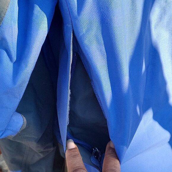 Vintage blue and gray ski jacket - Picture 2 of 13